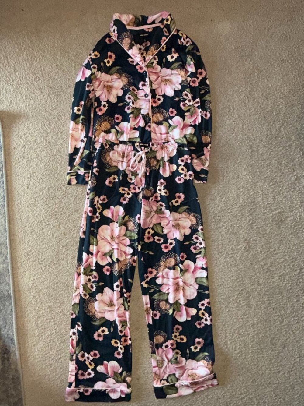 Room Service Floral Pajama Lounge Set size M Comfy Cozy Essentials - Picture 8 of 8